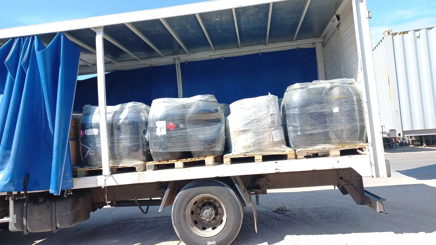 Incendio y químicos en un galpón de Los Aromitos: “Ya retiramos los productos y queremos llevar tranquilidad”