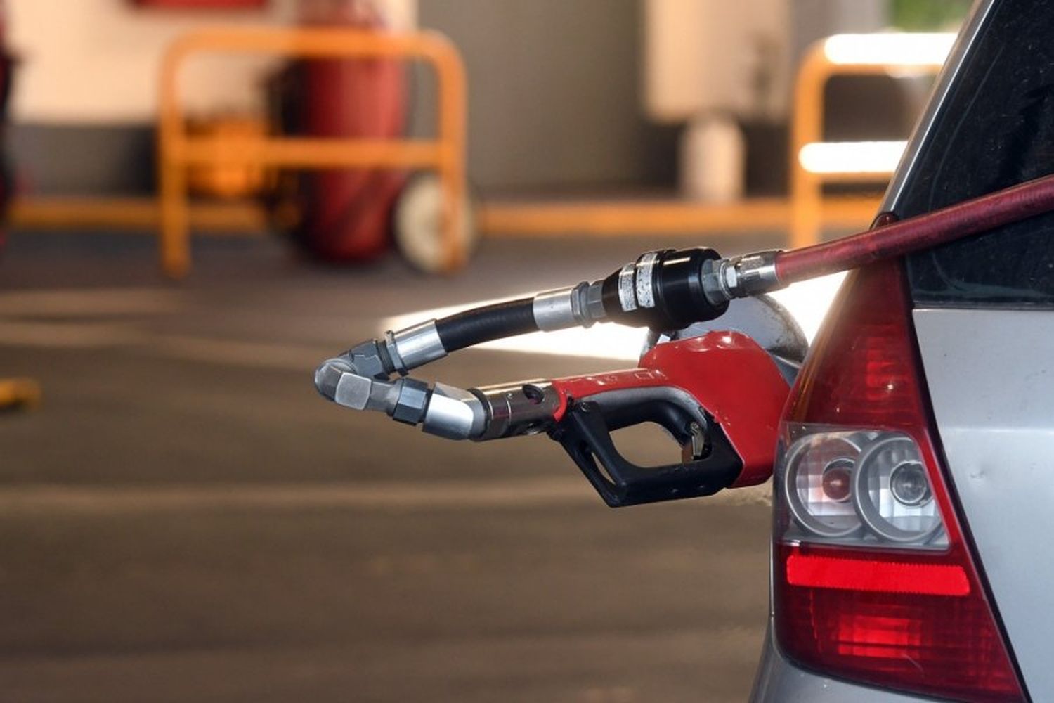 Avanza la normalización del abastecimiento de combustibles