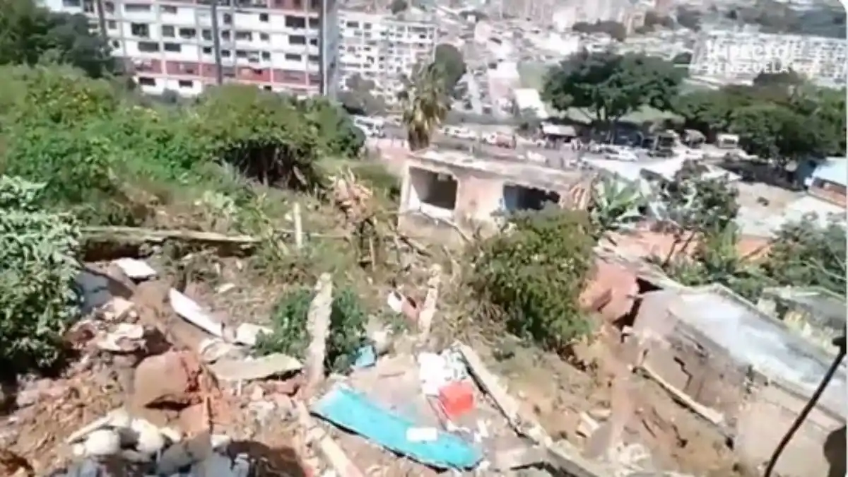 FAMILIAS QUEDARON EN LA CALLE: son 66 las viviendas afectadas en el 23 de Enero por las lluvias