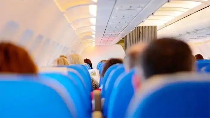 La OMS aconsejó a mayores  de 60 años y personas  vulnerables postergar viajes