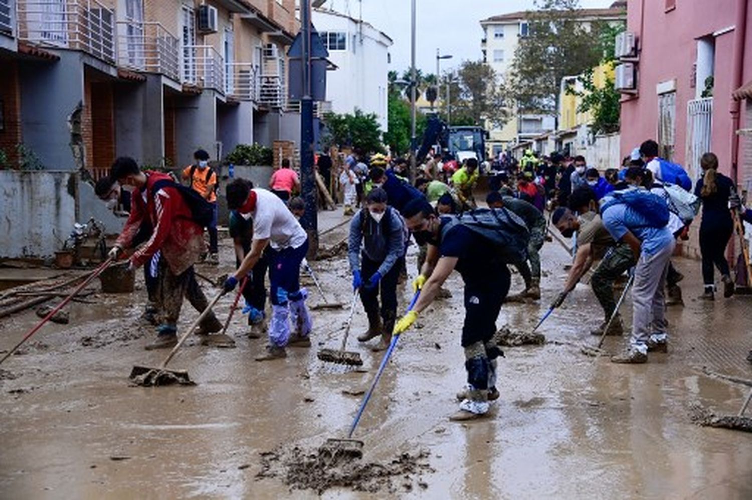 VENEZOLANOS SOLIDARIOS con damnificados en España (+Videos)