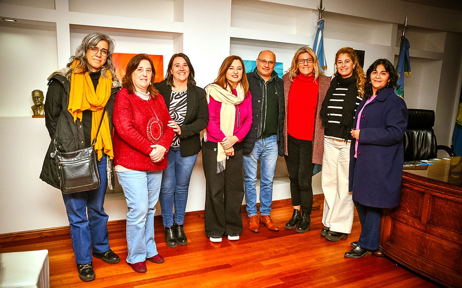 En Balcarce. Reino junto a la ministra y funcionarias de la Mesa Local