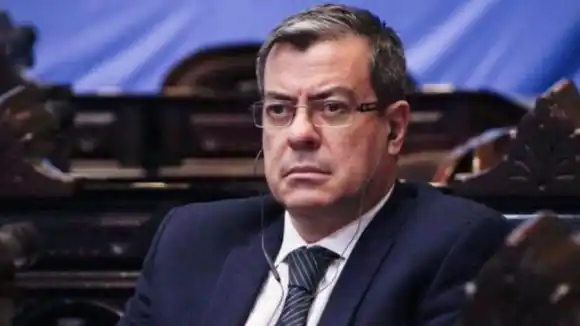 El eterno regreso del discurso vacío: Germán Martínez y la patria en loop