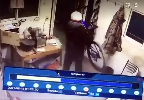 Robó en oficina de una planta de cereal y la cámara lo delató