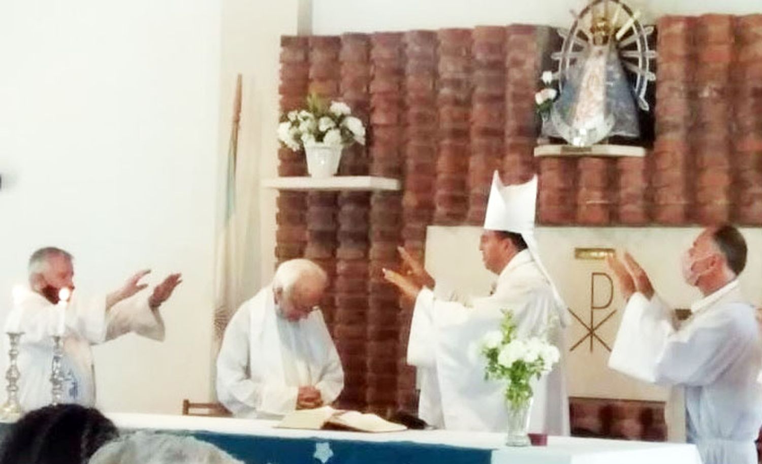 El párroco Román Bustinza dejó su servicio tras 56 años