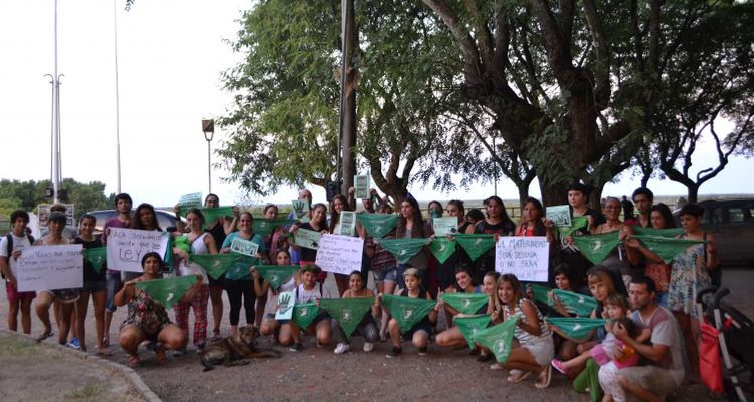 “Pañuelazo virtual” en apoyo a la campaña por aborto legal, seguro y gratuito