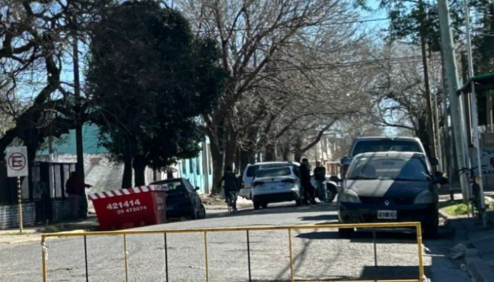 La policía llegó al lugar, en conjunto, con personal de la dirección de Tránsito.