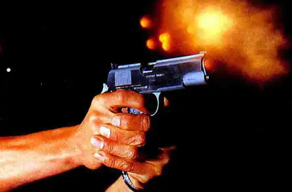 De gatillo fácil: discutía con una mujer, intercedieron los hijos de ella y les disparó