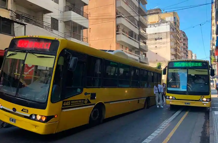 Caos en el centro: se hundió el pavimento en Corrientes y 3 de febrero