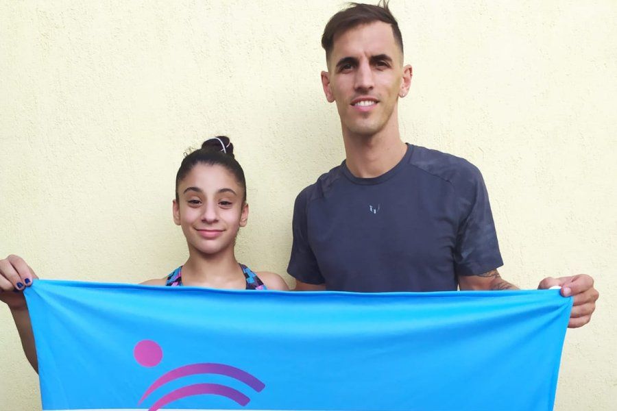 Emilia Acosta junto a su entrenador ya estan en China