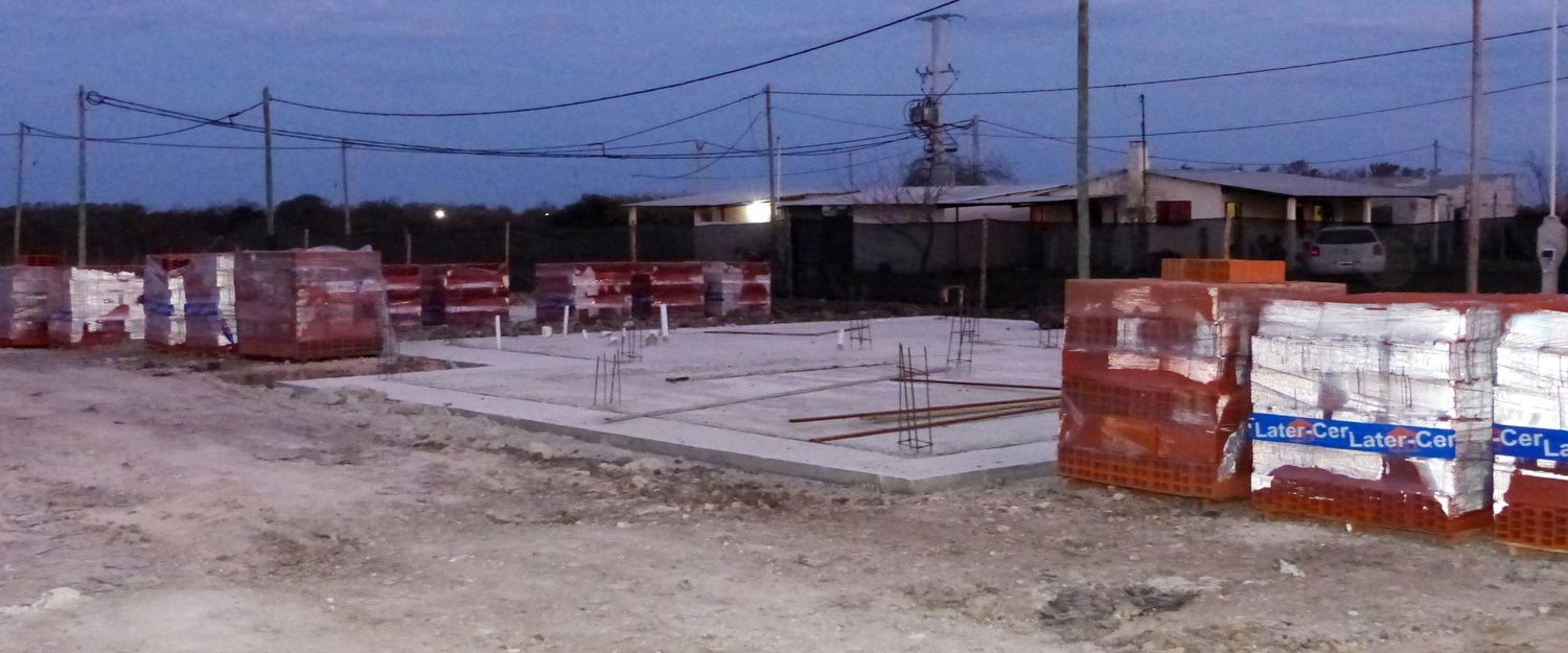Con financiamiento provincial se inició la obra de 16 viviendas
