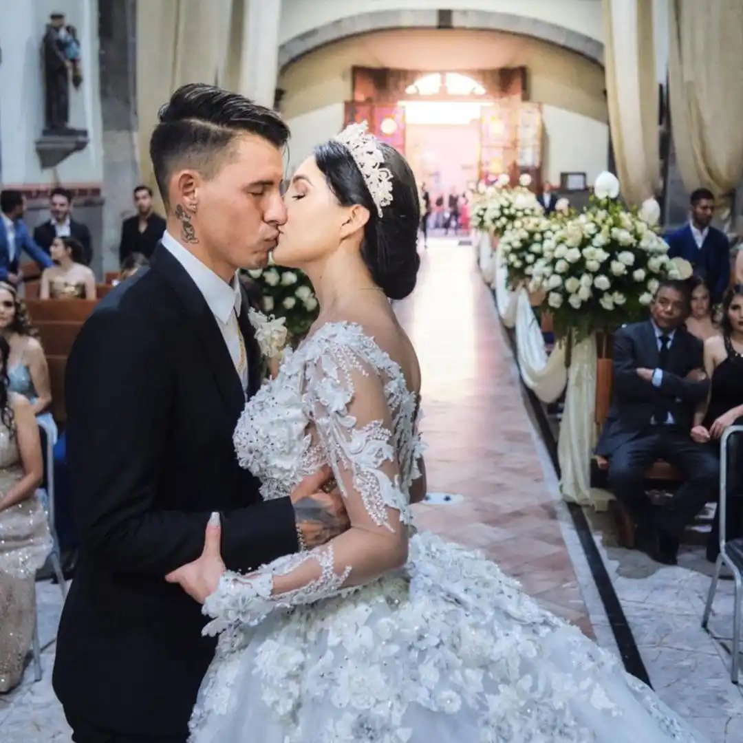 Tras escándalo, esposa del "Chicote" responde a chismes de infidelidad