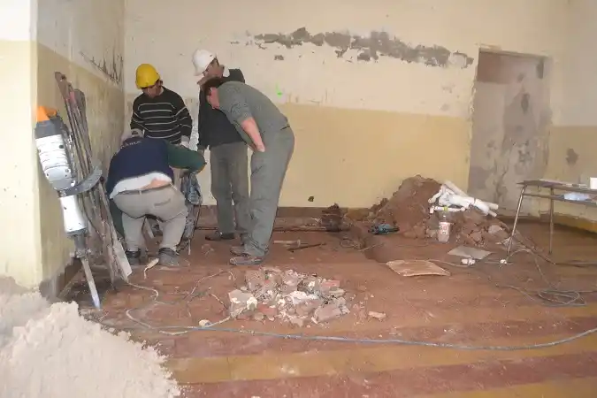 Construyen un baño para discapacitados en la Escuela Nº 20 