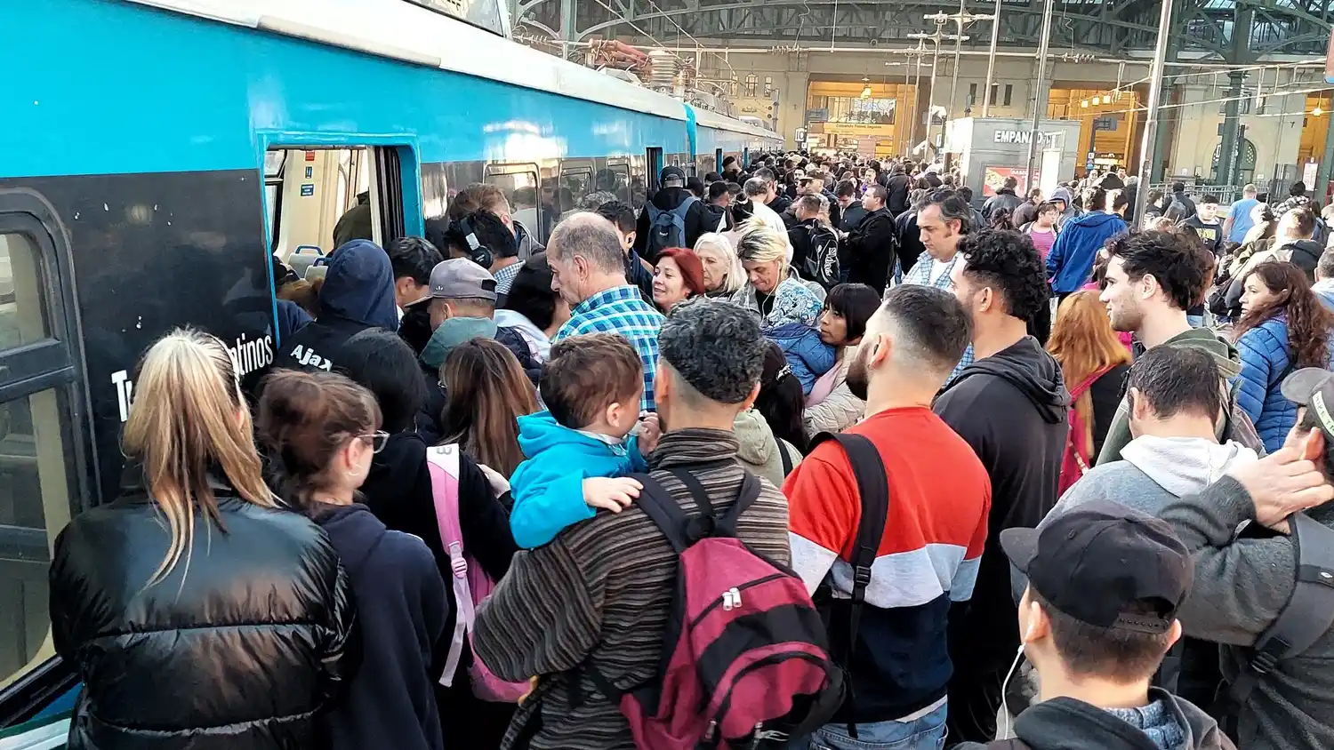 Otro golpe para los pasajeros del tren: el ferrocarril Mitre funcionará con cortes y demoras durante todo mayo