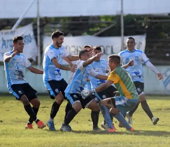 J.J. Urquiza venció a Argentino de Quilmes por penales y ascendió a la B Metropolitana