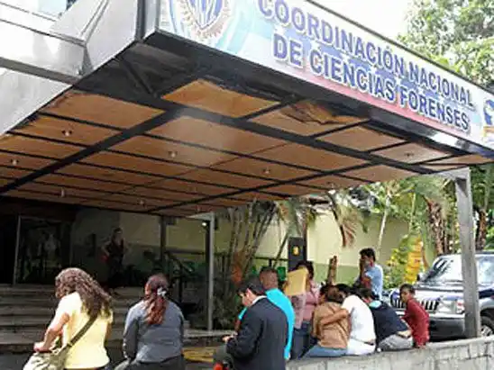 PERIODISTAS EXIGEN RESPETO: funcionarios de la Morgue de Bello Monte agreden a trabajadores de la prensa