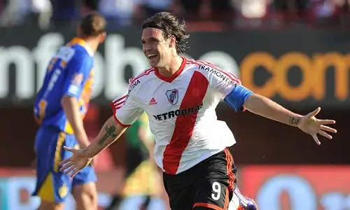 ¿Cavenaghi vuelve a Nuñez?