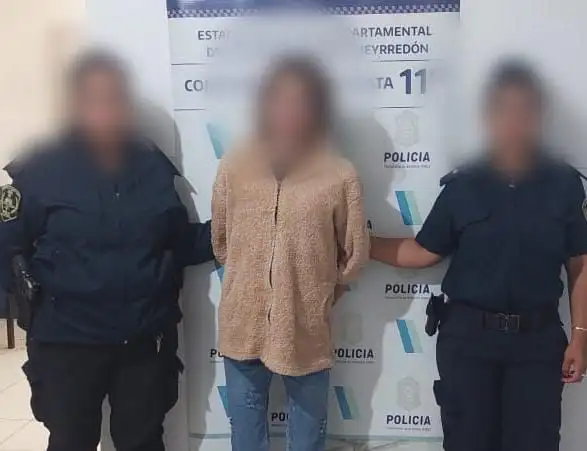 La mujer fue llevada al destacamento femenino.
