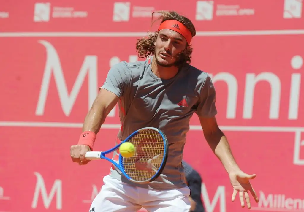 Tsitsipas busca la final en Portugal