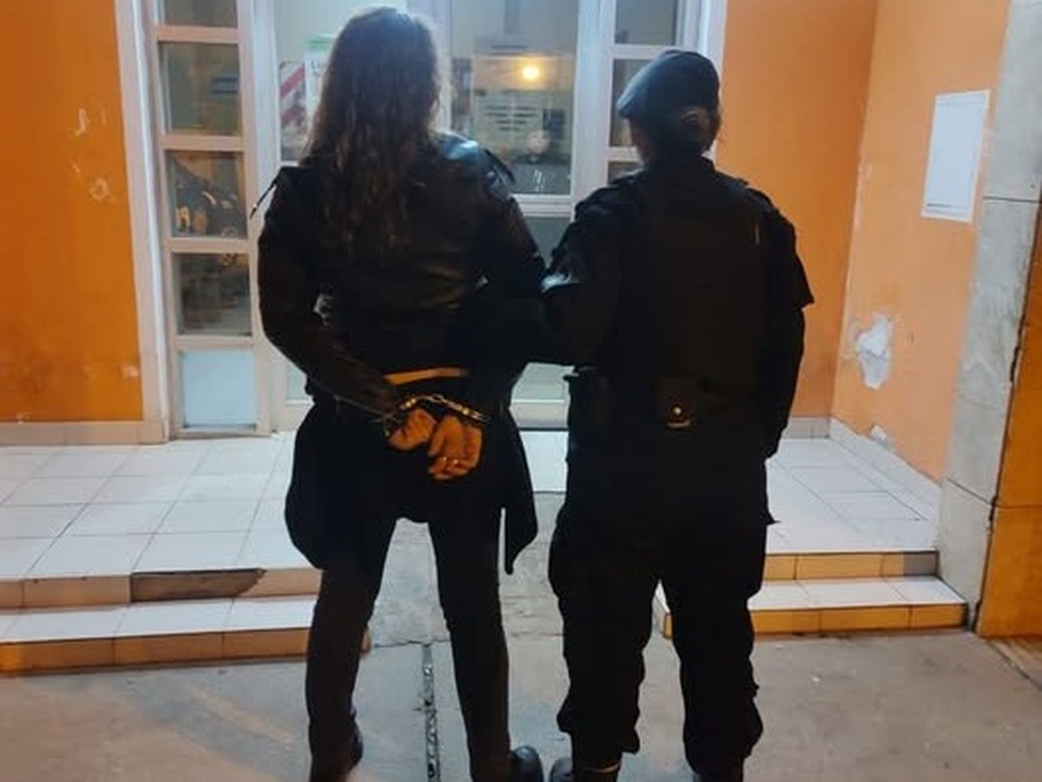 La irascible mujer fue trasladada a la comisaría. Foto: Gentileza