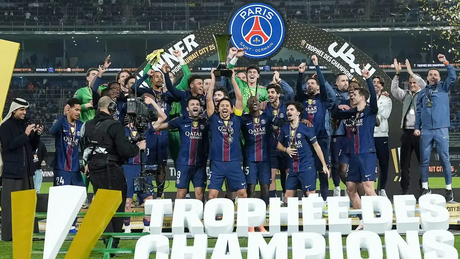 PSG festejó en Kuwait.
