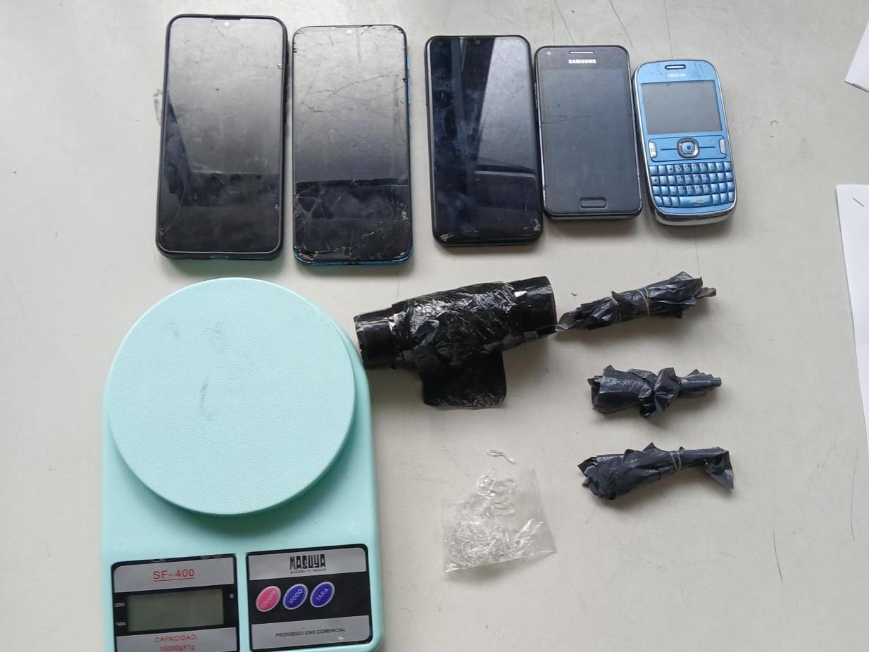 Detuvieron a un hombre por sospechas de venta de drogas en el extremo oeste.