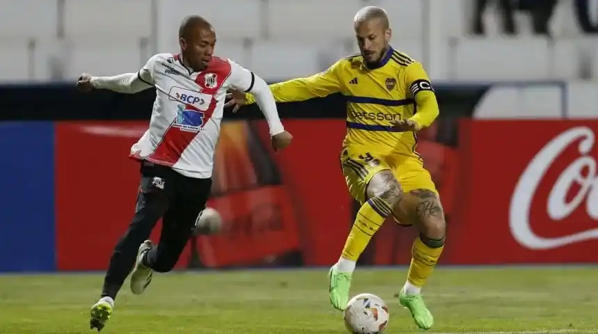 Benedetto tuvo un penal, pero lo estrelló en el travesaño