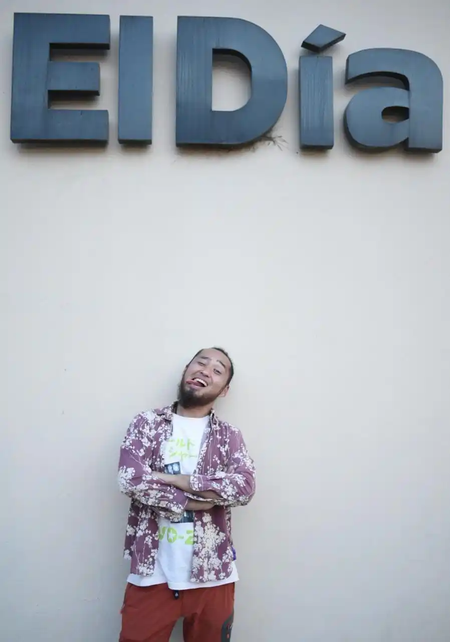 Es japonés, recorre el mundo caminando y por varios días Gualeguaychú fue su hogar