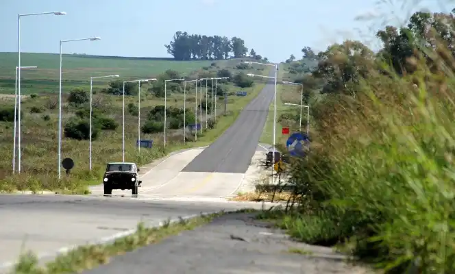 Vialidad Nacional reconstruye el terraplén de rutas 14 y 20 