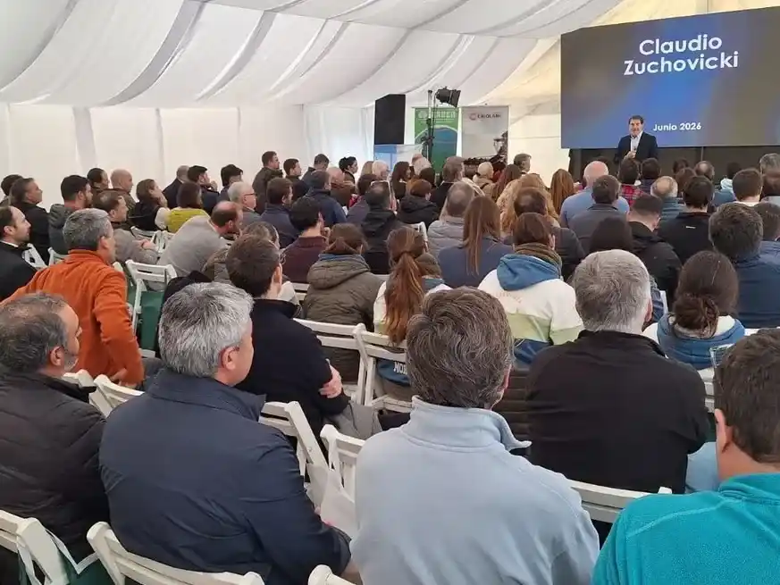 Más de 150 asistentes analizaron el futuro del agro en una jornada de la Sociedad Rural Argentina en Venado Tuerto. Foto: Gentileza SRA Distrito 6