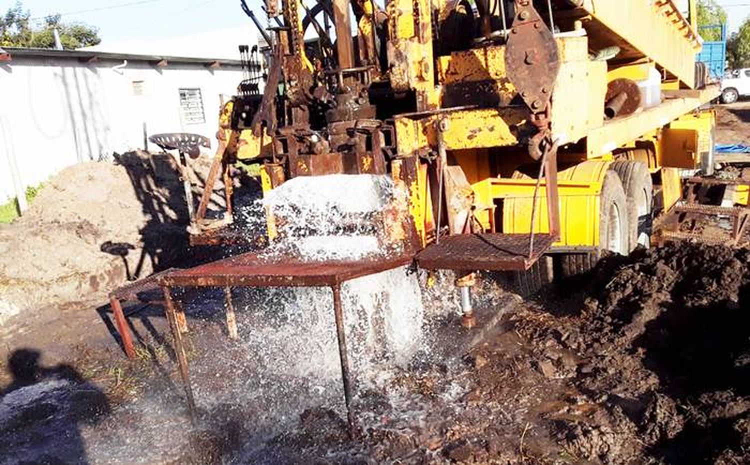 Llegó la bomba semisurgente para mejorar el sistema de redes de agua corriente y potable para Yuquerí Chico