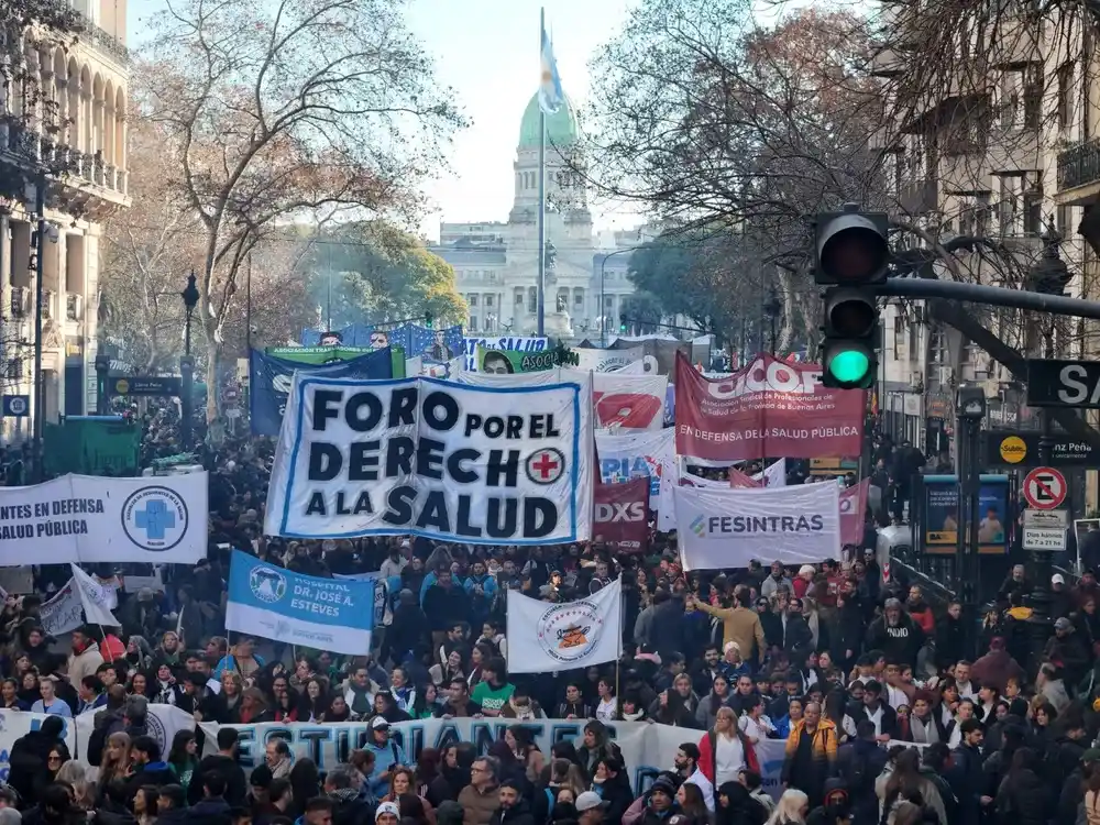 Profesionales de la salud avanzan con un paro y una Marcha Federal