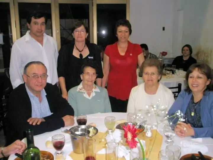 Florinda junto a sus hijos