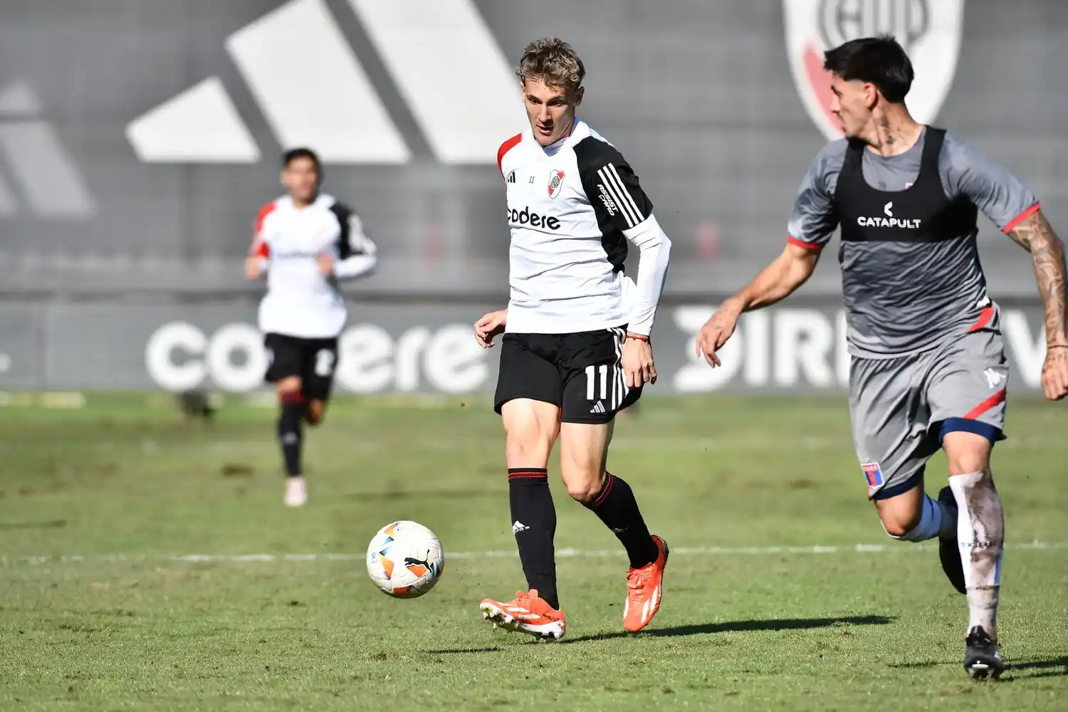 River se midió con Tigre en amistosos