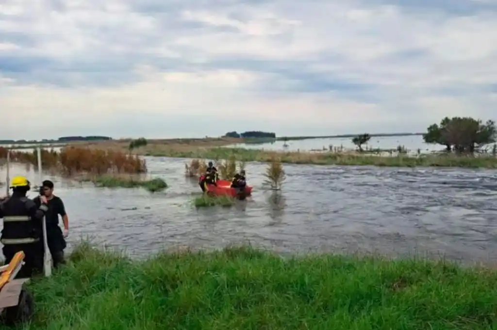 Tres hombres desaparecidos en un arroyo