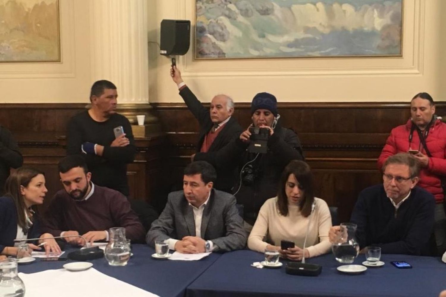 Doce diputados, entre ellos Bahillo, presentaron el proyecto de Emergencia Alimentaria 