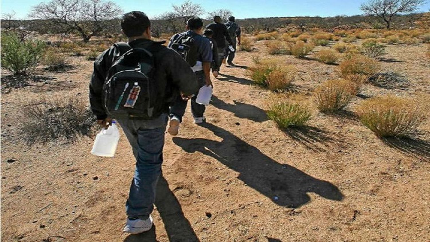 Rescatan a 87 migrantes venezolanos en el desierto de Arizona: estaban extraviados