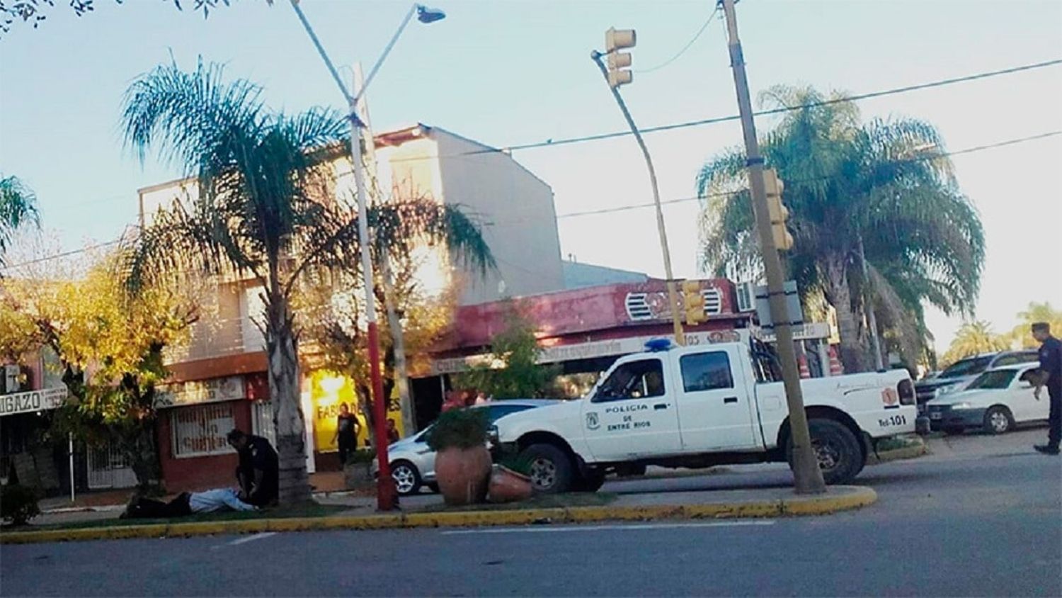 Bovril: un hombre mató a otro de un tiro en el interior de una camioneta
