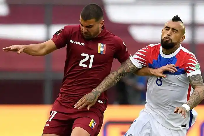 Venezuela le ganó 2-1 a Chile y sumó sus primeros puntos en las Eliminatorias