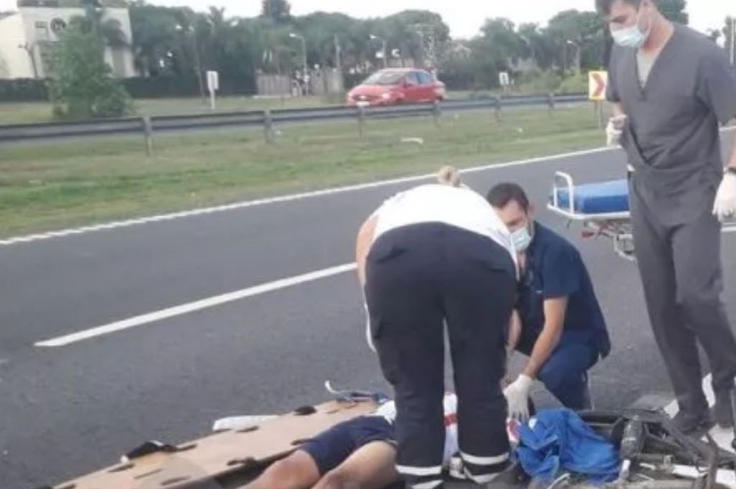 Choque de motos en la autopista Santa Fe – Rosario: tres personas heridas