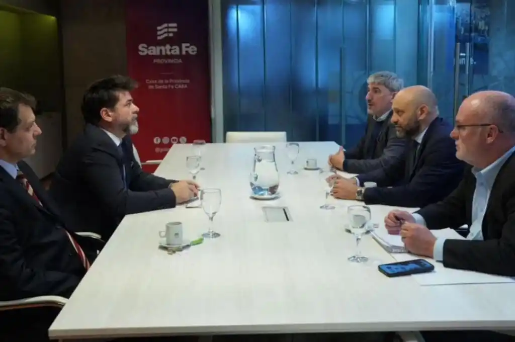 Puccini se reunió con TecPlata para avanzar en la conexión fluvial entre Santa Fe y el puerto de La Plata.