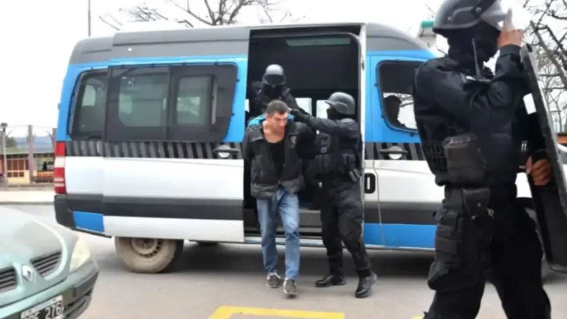 Horror en Jujuy: descuartizaba a personas en situación de calle y enterraba sus restos óseos