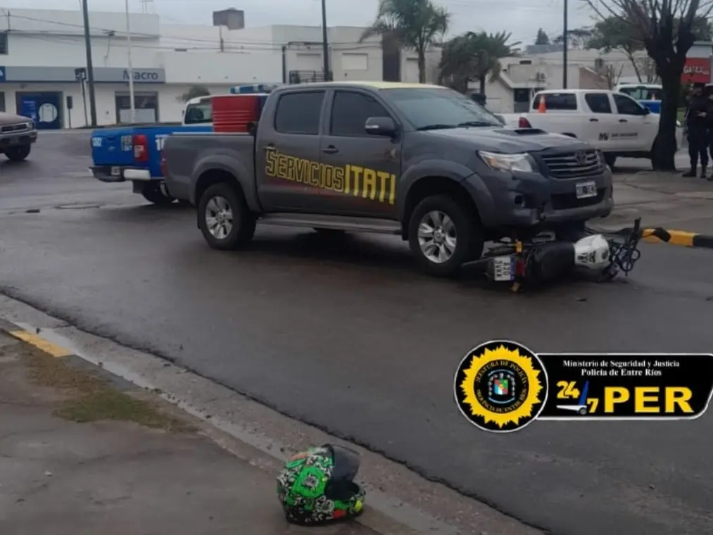 San Salvador: accidente de tránsito en Yrigoyen y Villaguay dejó un joven con lesiones leves