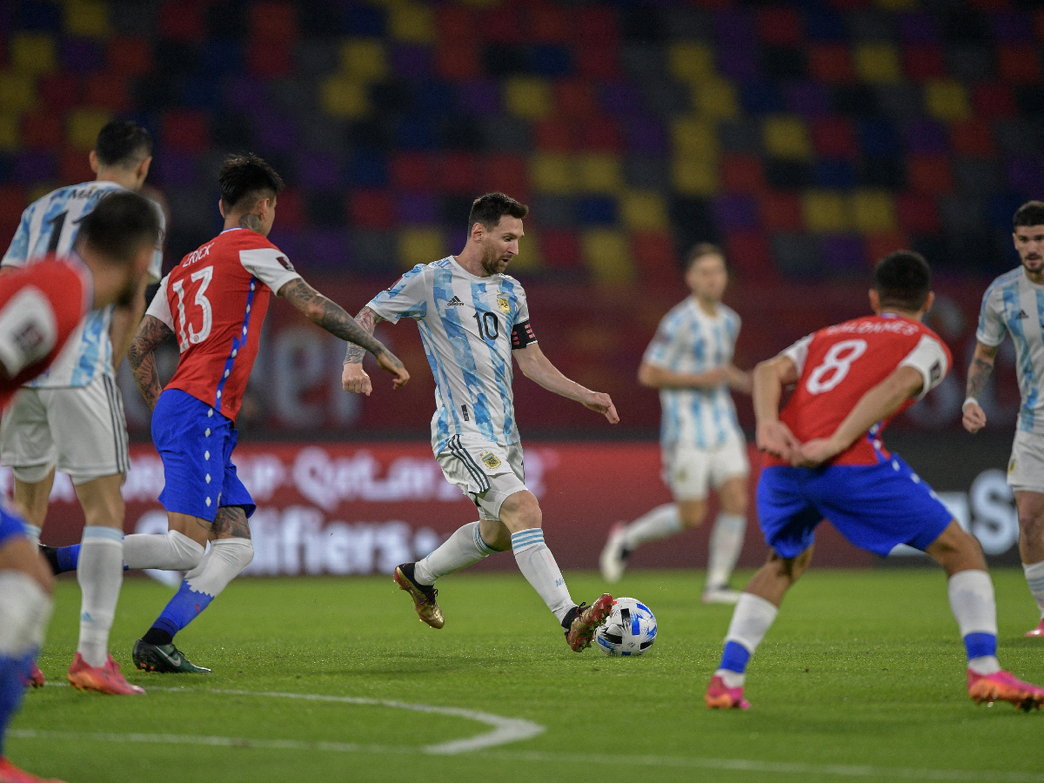 La Argentina jugó mal y empató con Chile