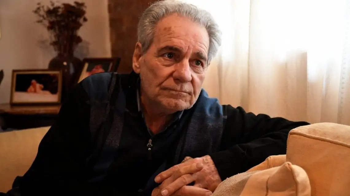 Un histórico acto, jubilado y caído en desgracia: "Vendí el auto y saqué la SUBE"
