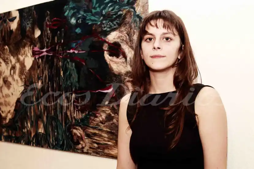 Exponen pinturas y fotografías en diferentes espacios de arte