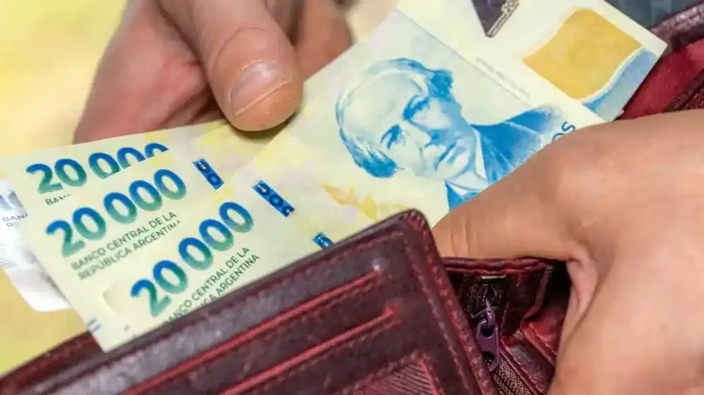 Indec: el incremento de los salarios en enero perdió contra la inflación