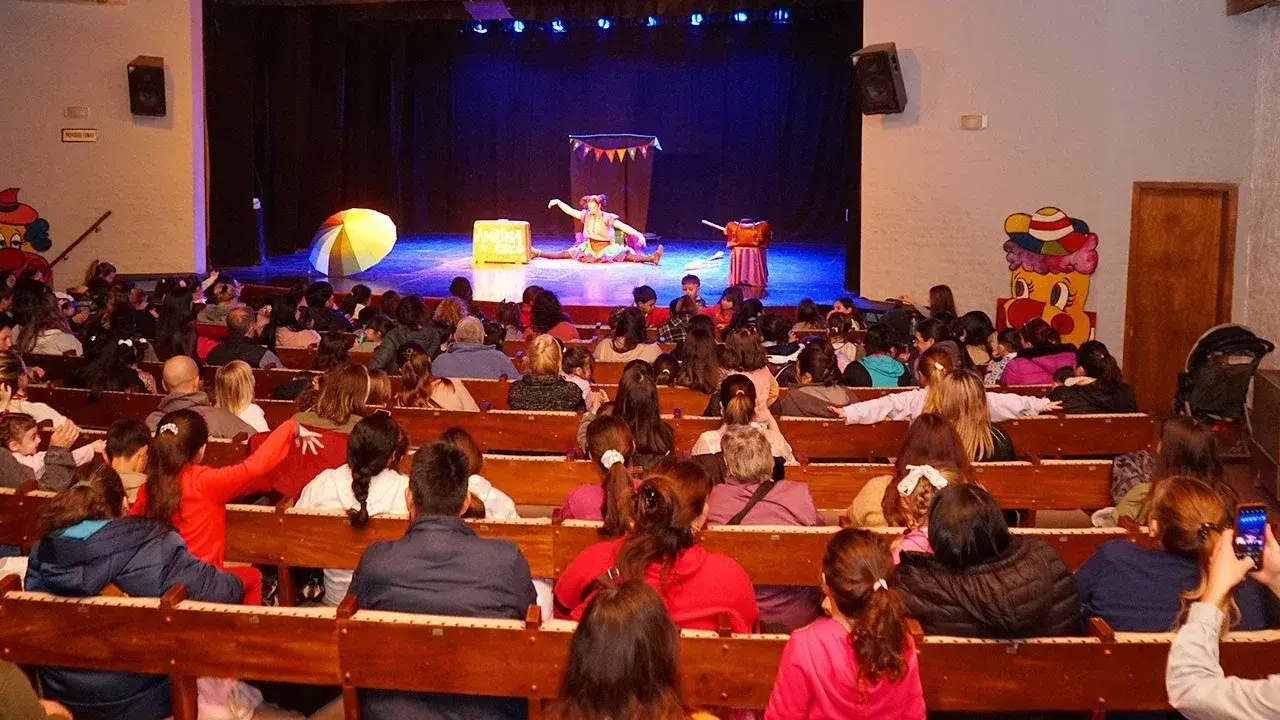 En la sala del Municipal. Habrá diversas propuestas durante el receso invernal