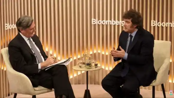 Milei afirmó que el Cepo "es aberrante" y adelantó que saldría del Mercosur para firmar tratados de libre comercio