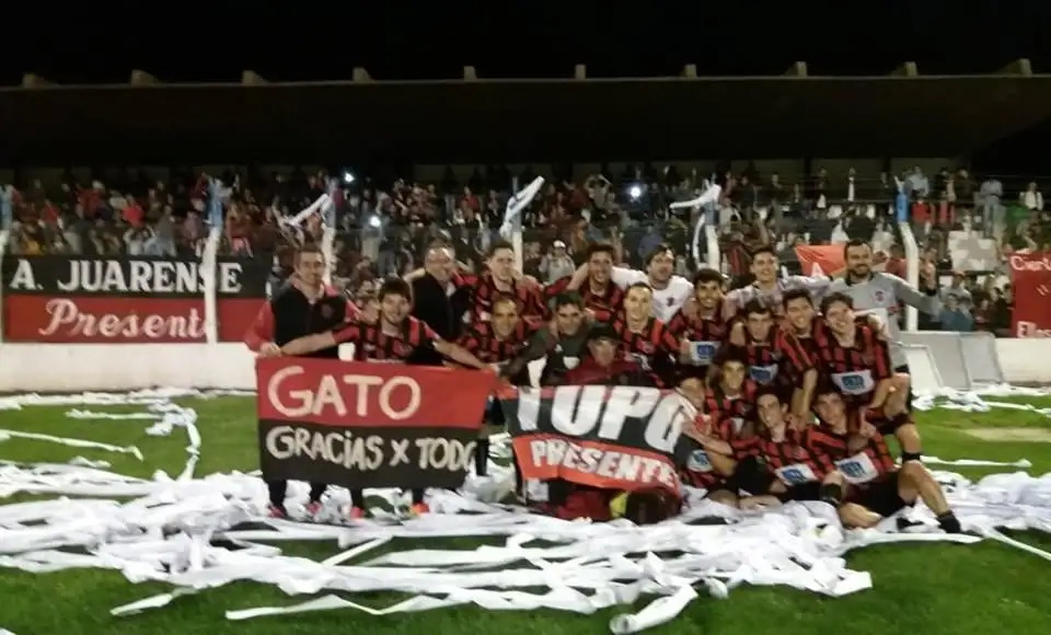 Tras igualarlo en el final, Juarense lo ganó en los penales y se hizo un lugar en el Mayor